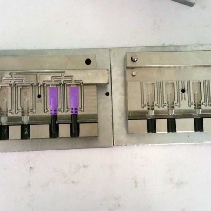 Custom USB Type-C Overmolding Tooling